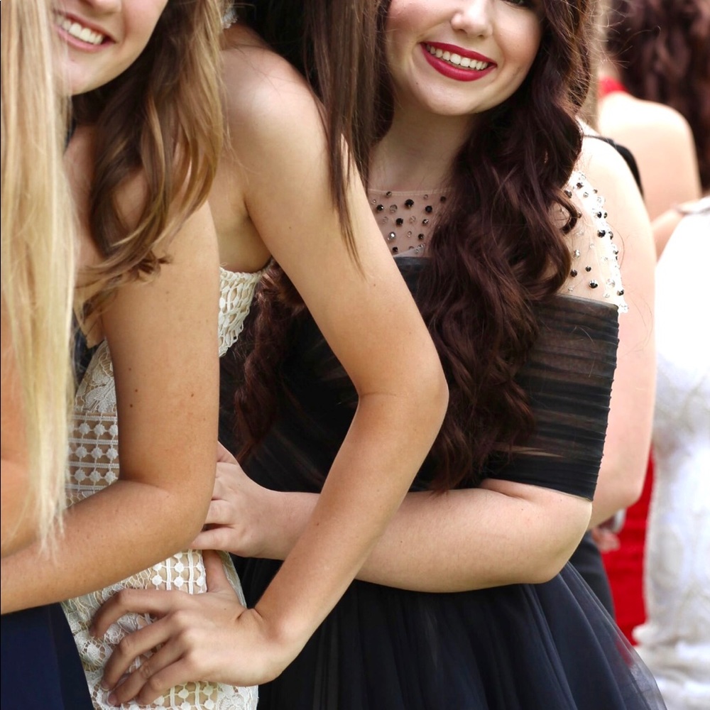 TONI BOWLS PROM/COCKTAIL DRESS SPECTACULAR!! - Picture 4 of 8